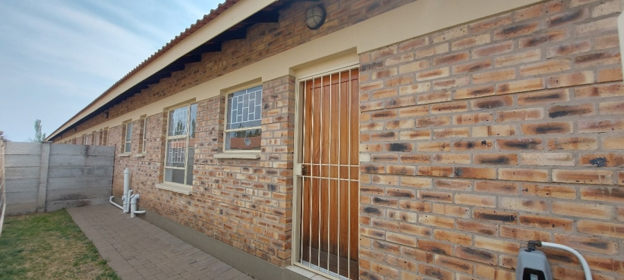 To Let 3 Bedroom Property for Rent in Roodewal Free State